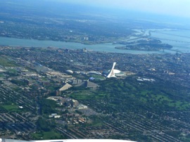 Arriv&eacute;e sur MONTREAL : vue sur le stade olympique